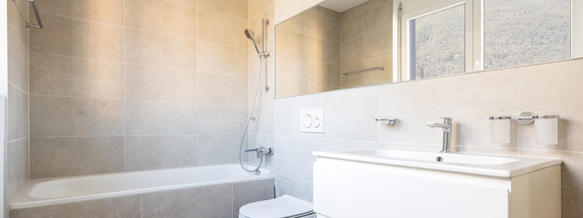 ADOBESTOCK_296085592 1 2000X750 | LK installation Pourquoi opter pour une salle de bain clé en main ? Mulhouse